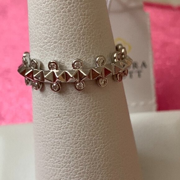 KENDRA SCOTT Jada Gold & Silver Band Ring Set RING SIZE 7 with Jewelry Box - Picture 4 of 6